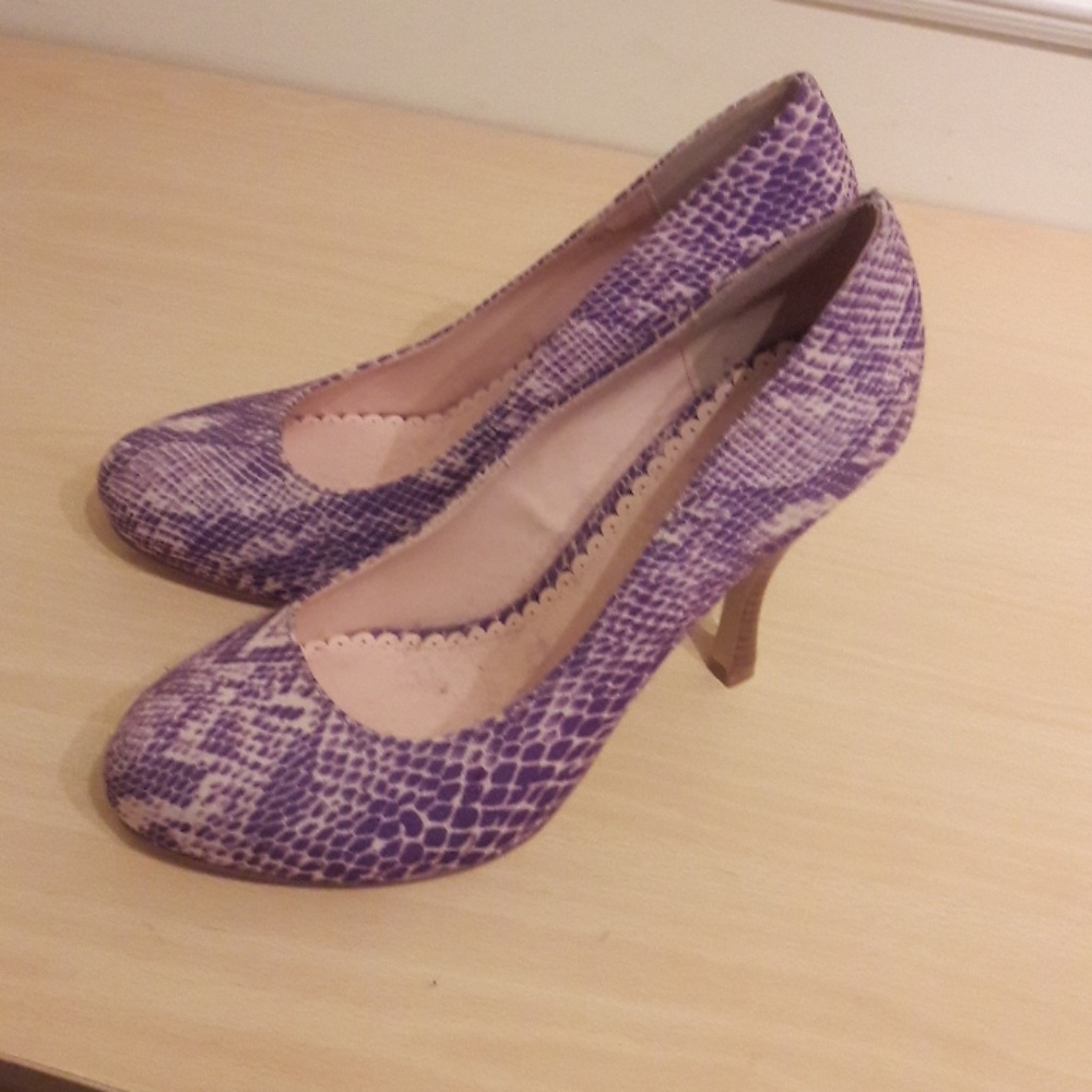 Snake Pattern Pumps - Picture 1 of 2